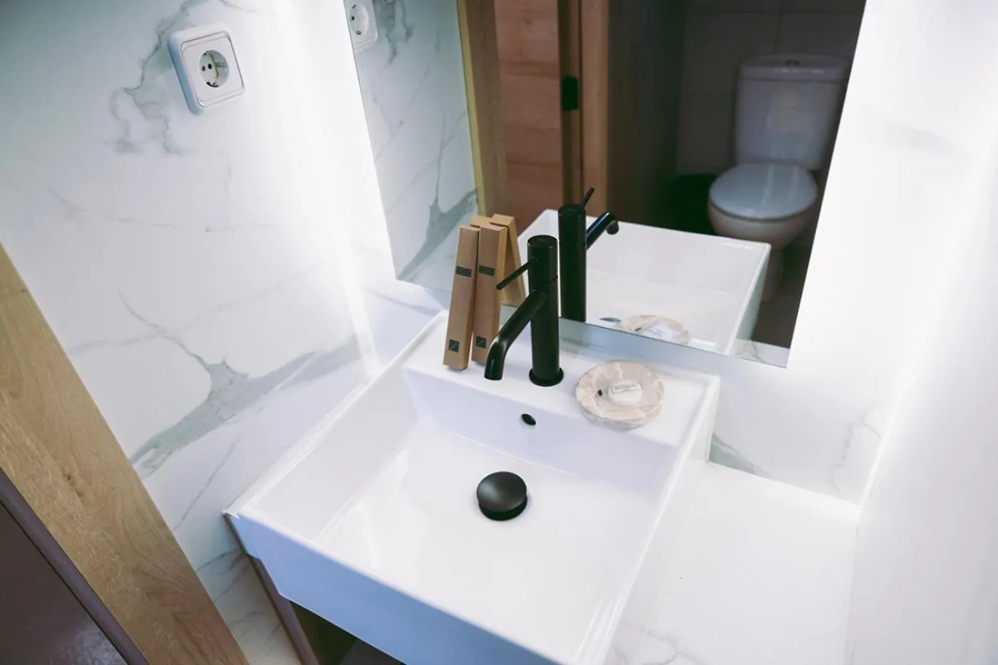 Hotel Casa Gardenia Barcelona 2*,  Spain